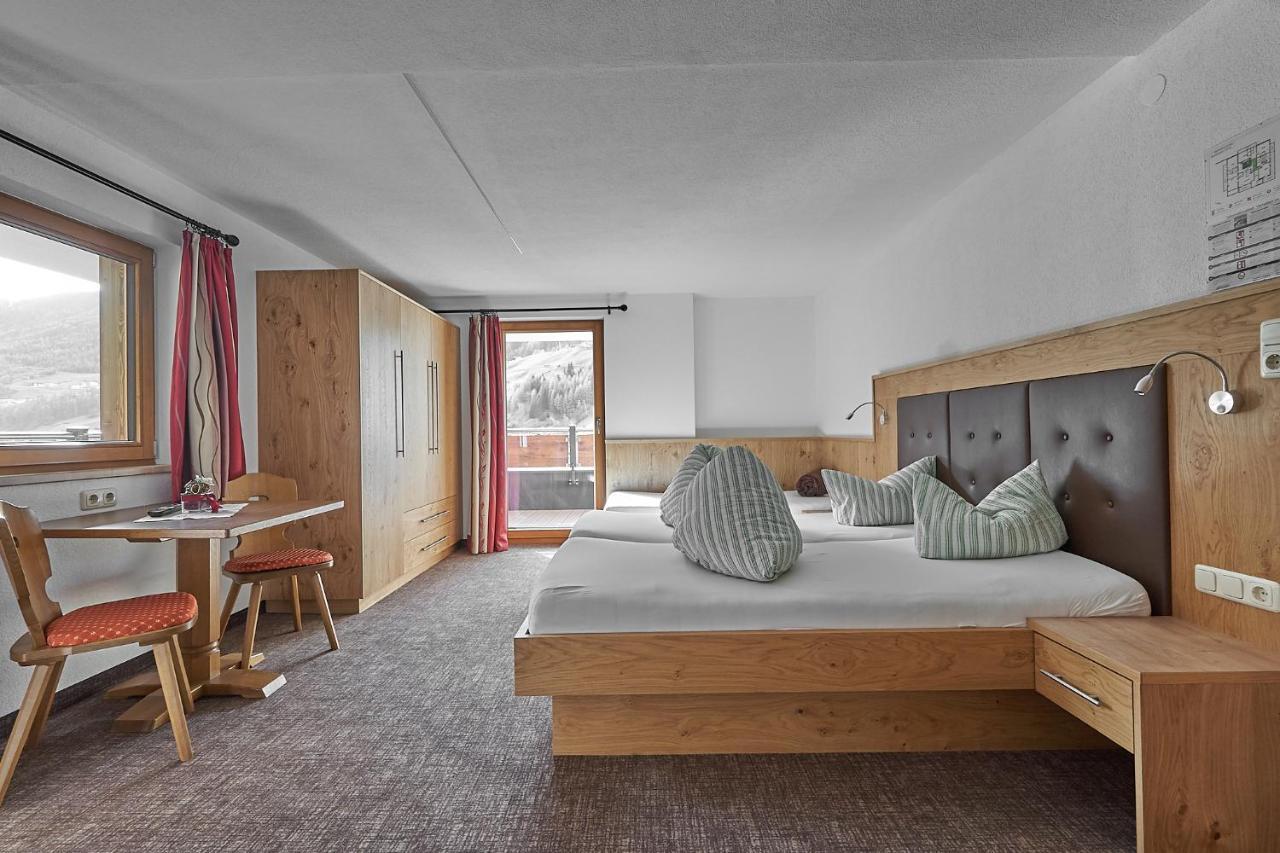 Hotel Garni Schoenblick Сьолден Екстериор снимка