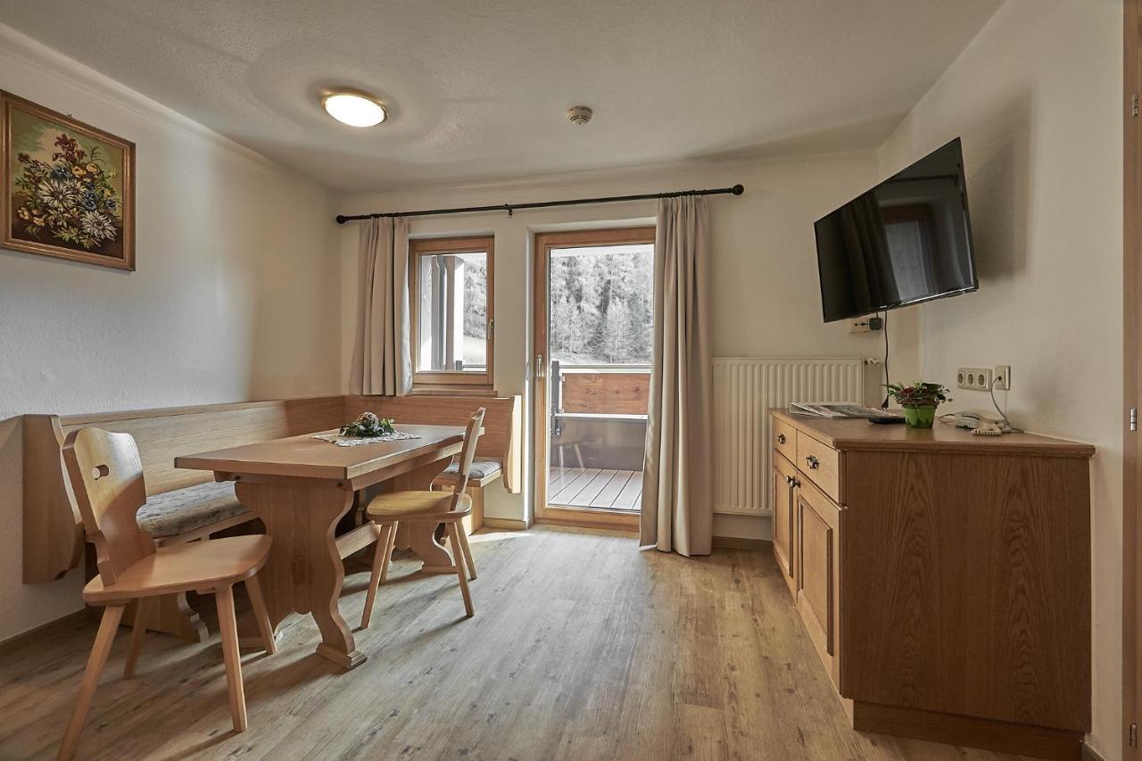 Hotel Garni Schoenblick Сьолден Екстериор снимка